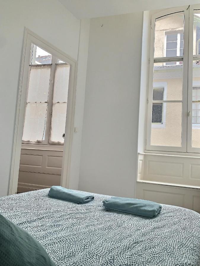 Apartamento Wonderhost, Superbes Volumes Et Charme De L'Ancien Pau Exterior foto